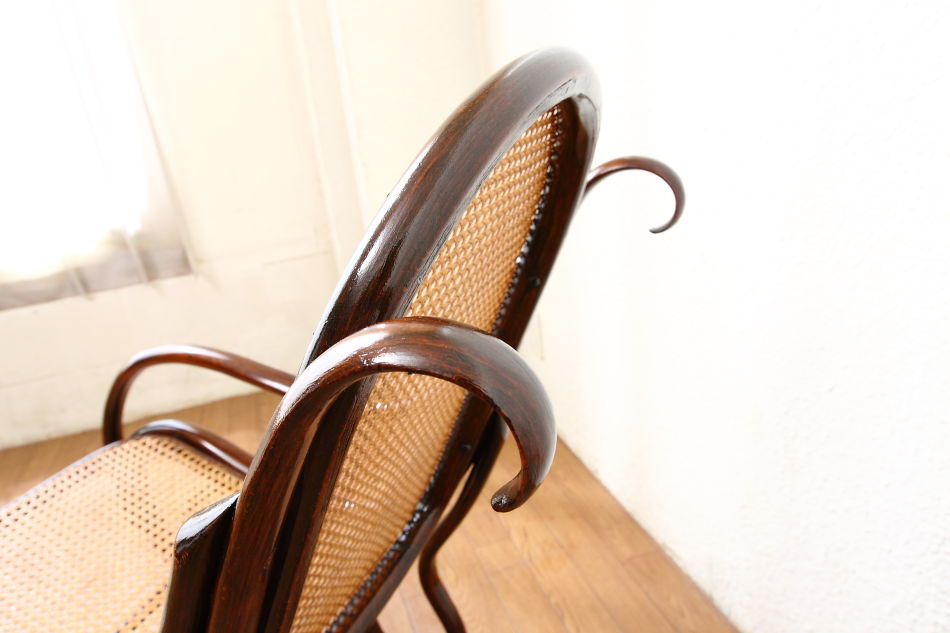 トーネットThonet #7010ベントウッドスモールロッキングチェア