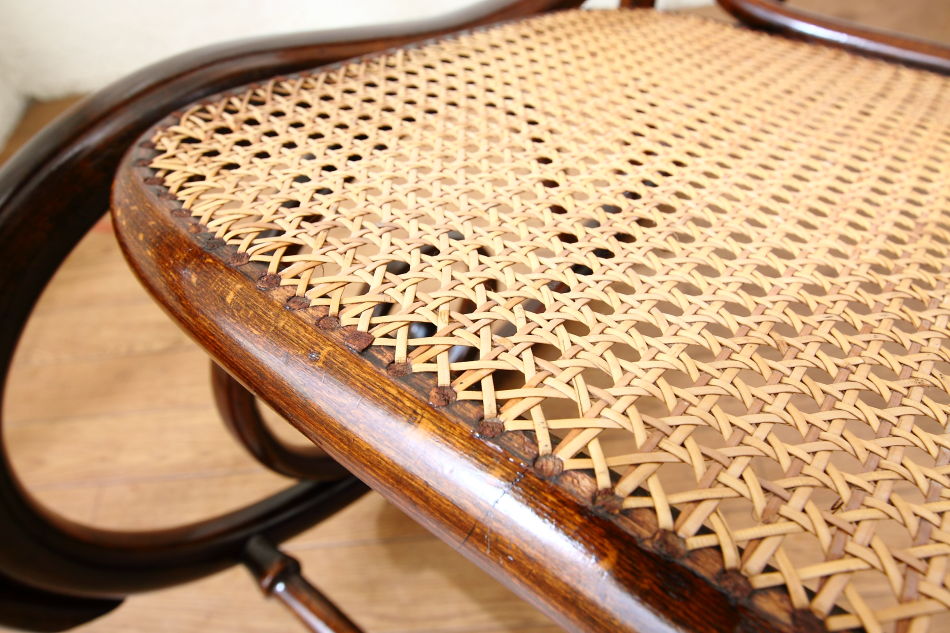トーネットThonet #7010ベントウッドスモールロッキングチェア