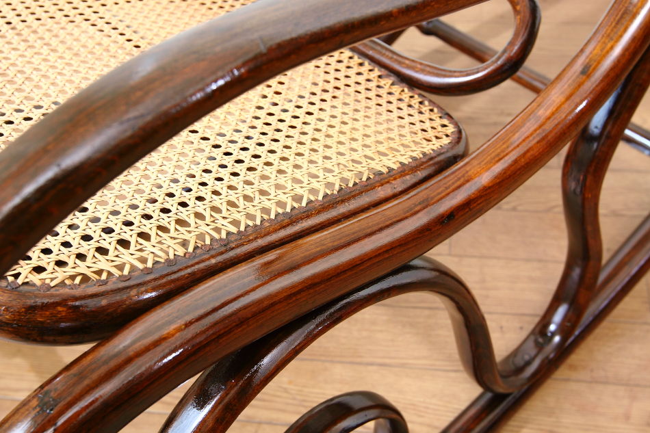 トーネットThonet #7010ベントウッドスモールロッキングチェア