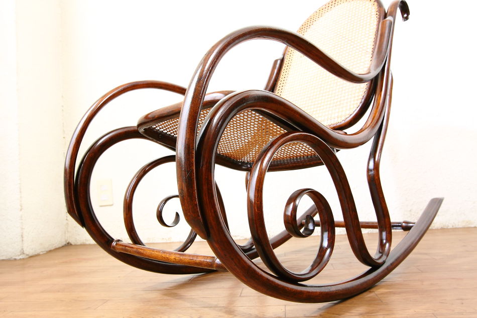 トーネットThonet #7010ベントウッドスモールロッキングチェア