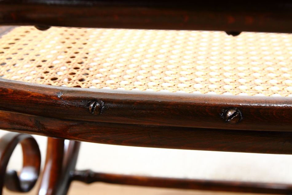 トーネットThonet #7010ベントウッドスモールロッキングチェア