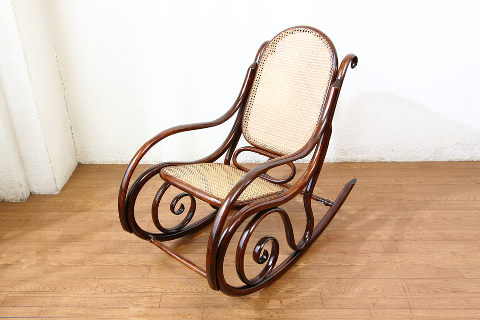 トーネットThonet #7010ベントウッドスモールロッキングチェア