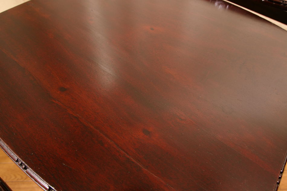 エドワーディアン クロッチマホガニー ネストテーブル