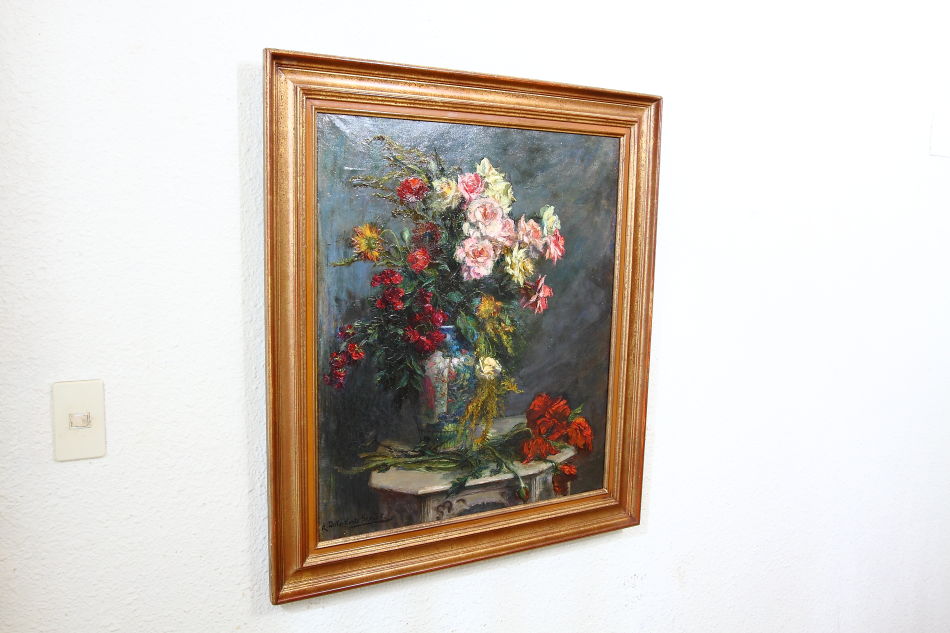 Flowers in a vase on a table / Oil Painting