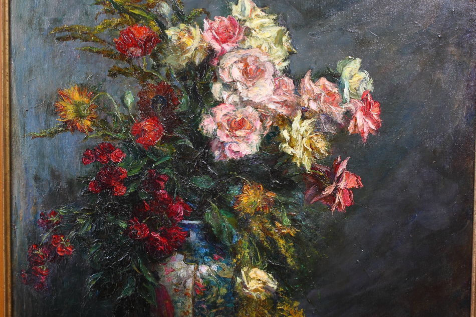 Flowers in a vase on a table / Oil Painting