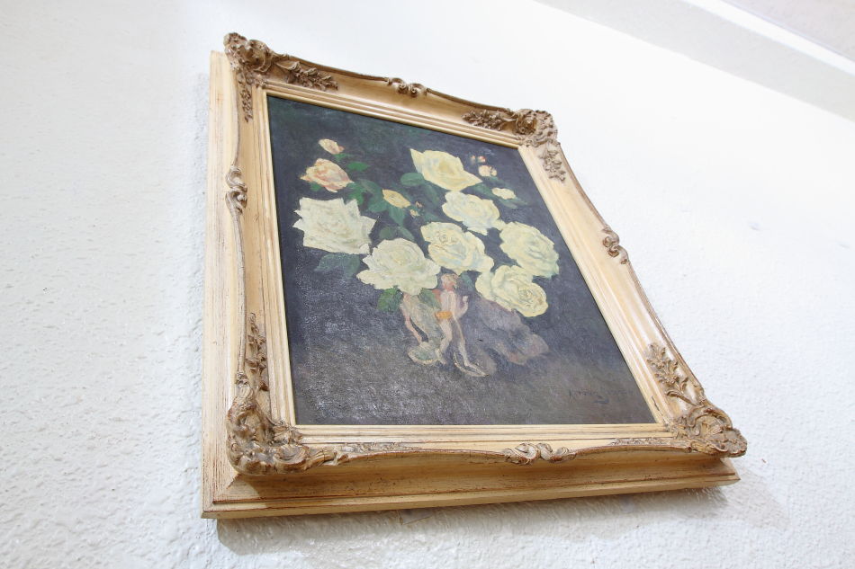White roses with a small pixie / oil painting