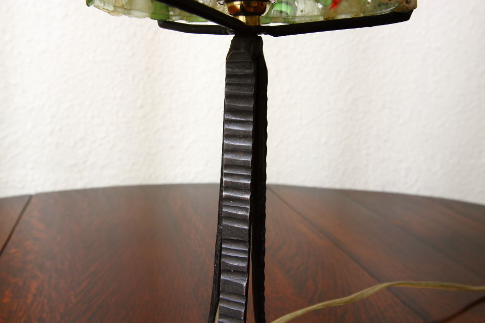 カラードガラスシェード&ロートアイアンベース オールドテーブルランプ