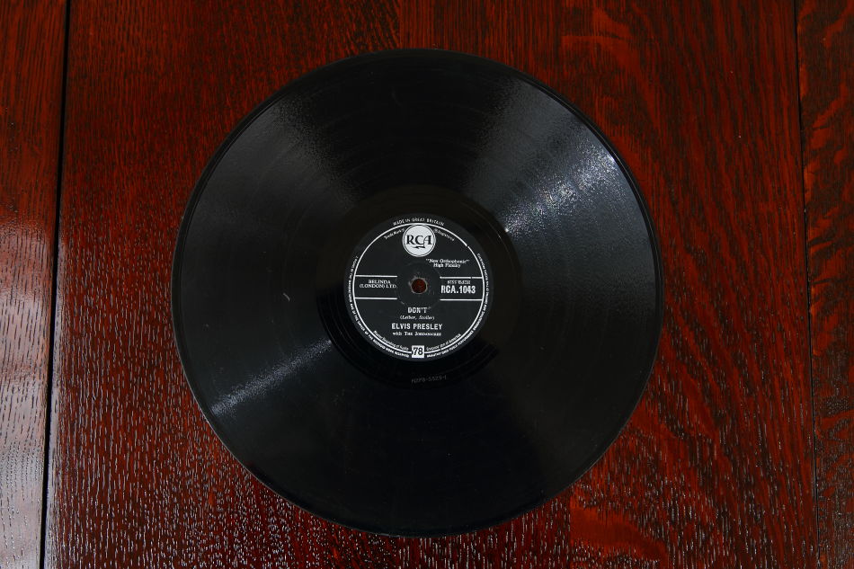 SPレコード盤　10インチ25cm ～ELVIS PRESLEY  ～