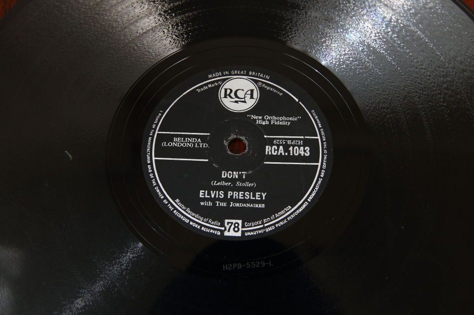 SPレコード盤　10インチ25cm ～ELVIS PRESLEY  ～