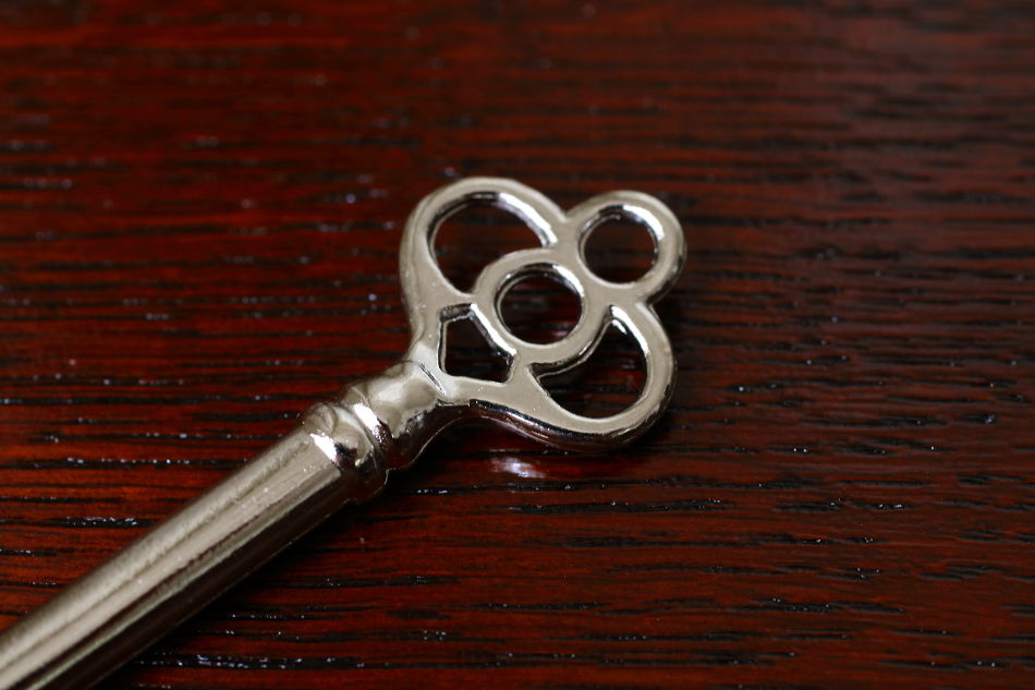 真鍮製キャビネットキー/ニッケル 56サイズ