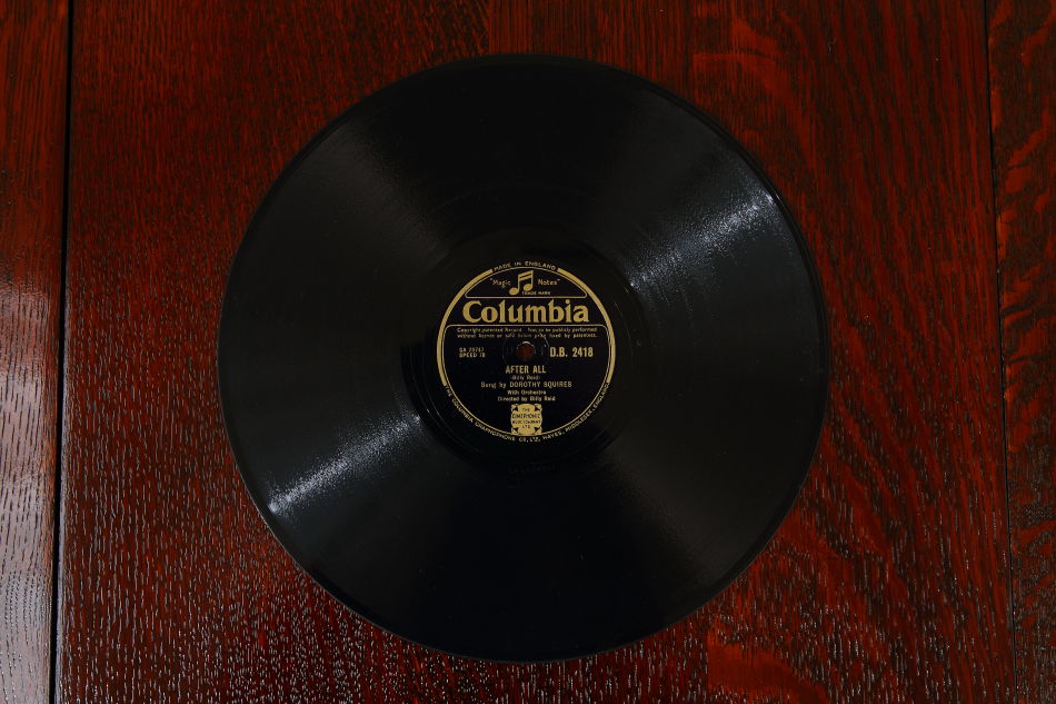 SPレコード盤　10インチ25cm ～DOROTHY SQUIRES ～