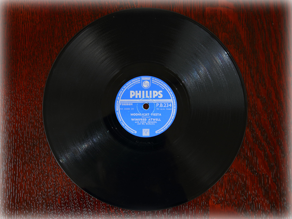 SPレコード盤　10インチ25cm ～WINIFRED ATWELL ～