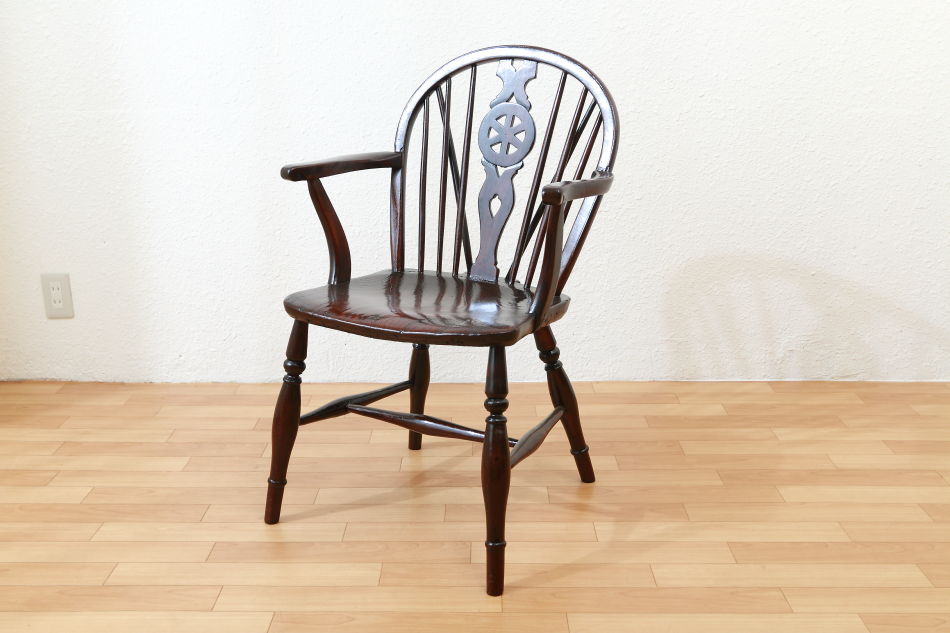 絶品■店頭価格　￥３３０００■ホイールバックチェア８６■ウィンザーチェア 木製・古木椅子 イギリスビンテージ 木製フレーム