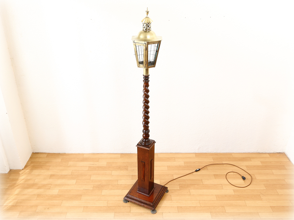 Street Gas Lampスタイル イングランドオーク ツイストフロアランプ