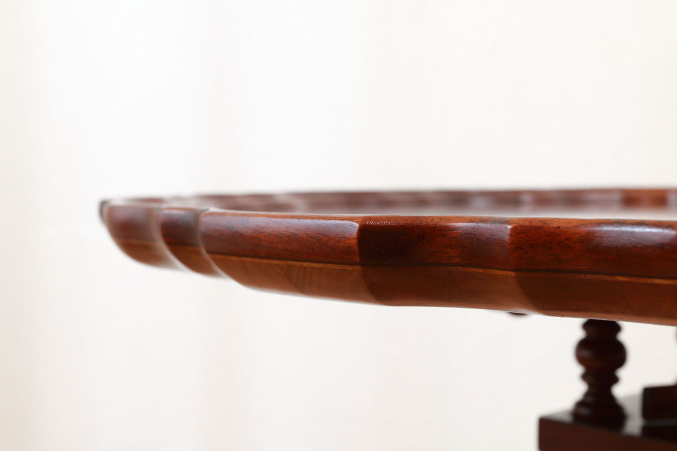 ジョージアンスタイル クロッチマホガニー チルトアップ&ローテイト バードケージテーブル
