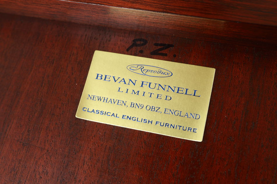 Bevan Funnell Reprodux ジョージアンstマホガニーバラスターワインテーブル
