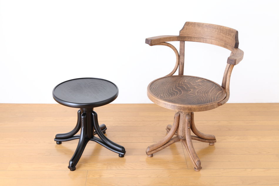 トンTON ベントウッドレボルビングチェアNo503コントールKONTOR/ダーク・オイル