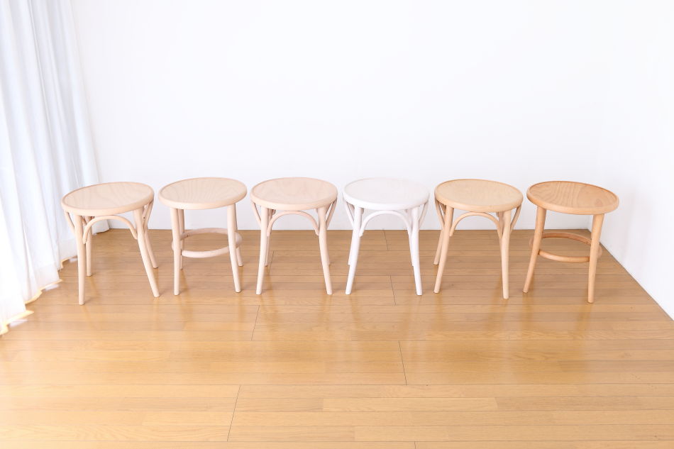 トンTON ベントウッドスツール No60 アーチレッグArch leg/クリアオイル・フィニッシュ