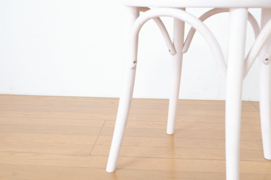 トンTON ベントウッドスツールNo60 アーチレッグArch leg/ホワイトオイル・フィニッシュ