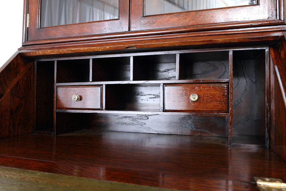 クイーンアンスタイル イングランドオーク ドームトップビューローブックケース