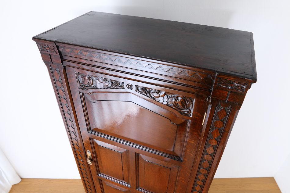 アールデコ チューダースタイル イングランドオーク スモールワードローブ