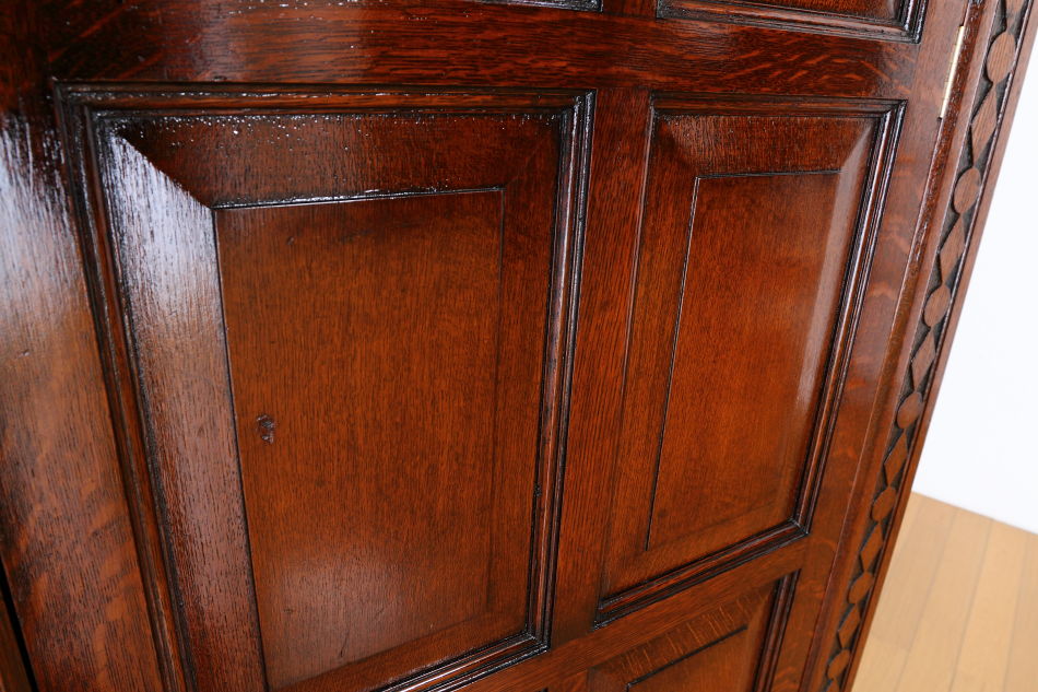 アールデコ チューダースタイル イングランドオーク スモールワードローブ