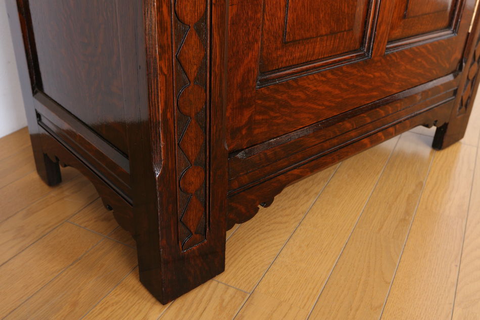 アールデコ チューダースタイル イングランドオーク スモールワードローブ