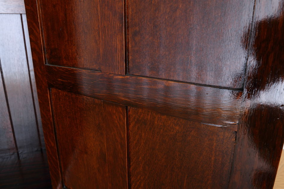 アールデコ チューダースタイル イングランドオーク スモールワードローブ