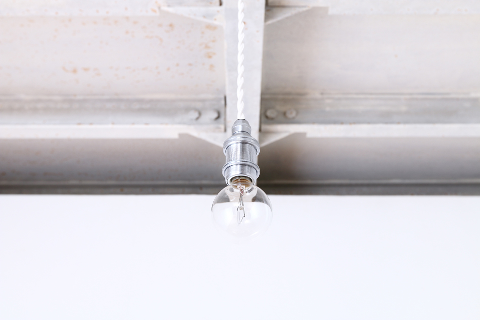 ブリティッシュ・トラディショナル アルミヘアラインシルバー E17コードペンダントランプ