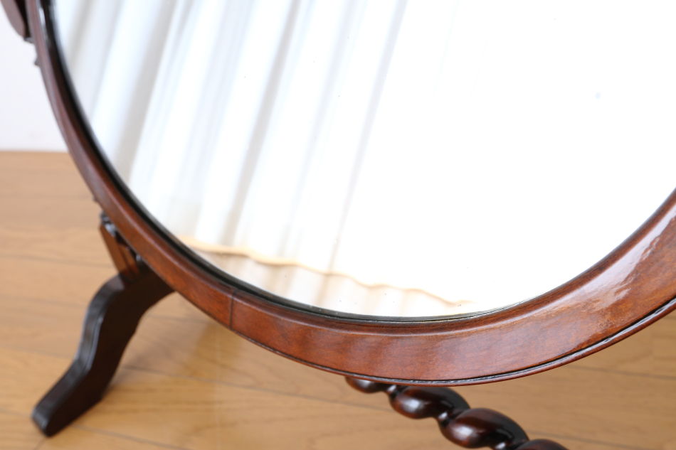 ヴィクトリアンスタイル ツイスト テーブルトップ スタンドミラー