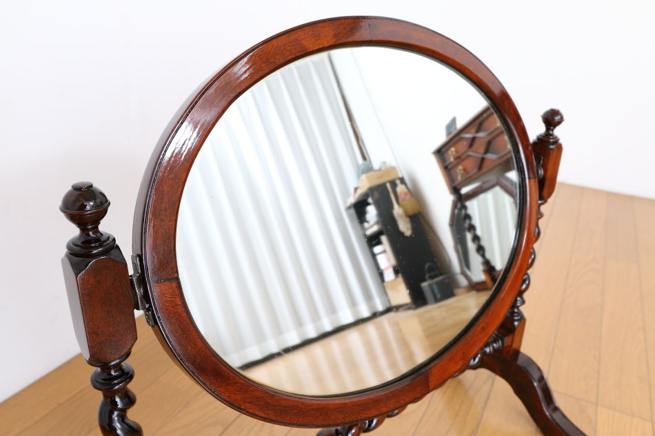 ヴィクトリアンスタイル ツイスト テーブルトップ スタンドミラー