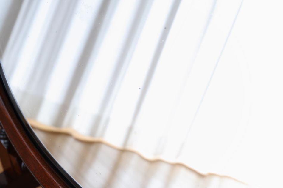 ヴィクトリアンスタイル ツイスト テーブルトップ スタンドミラー