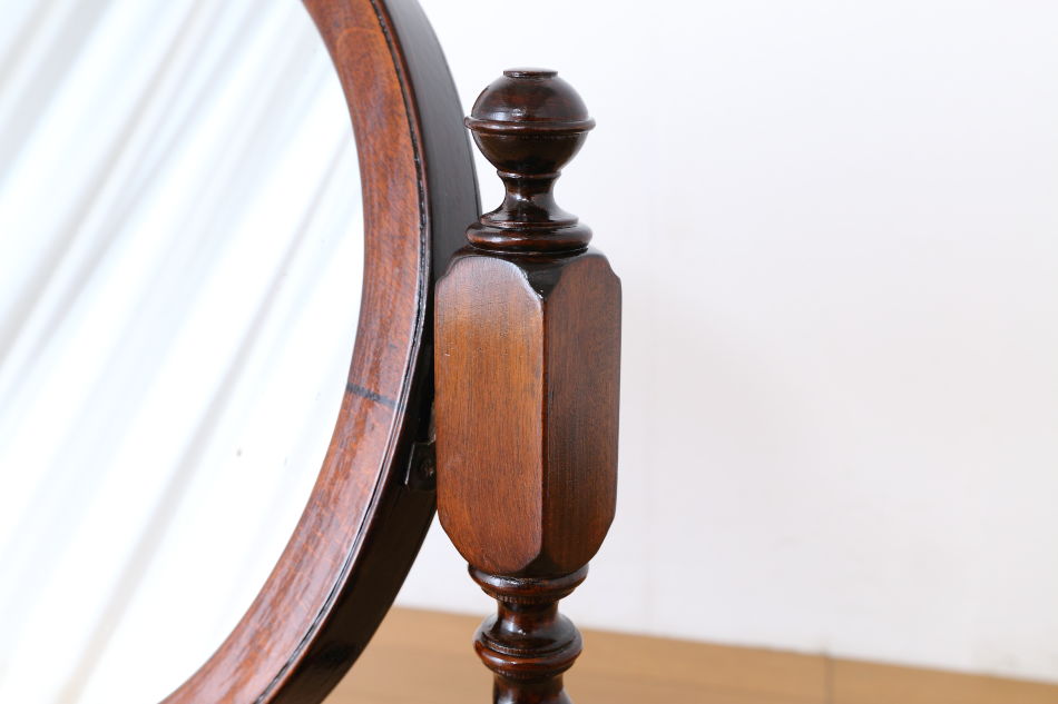 ヴィクトリアンスタイル ツイスト テーブルトップ スタンドミラー