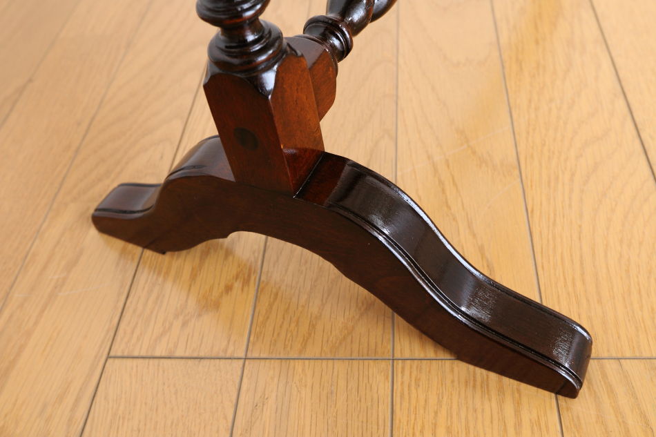 ヴィクトリアンスタイル ツイスト テーブルトップ スタンドミラー