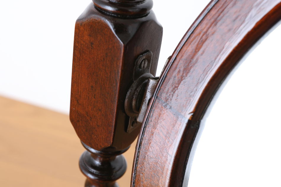 ヴィクトリアンスタイル ツイスト テーブルトップ スタンドミラー