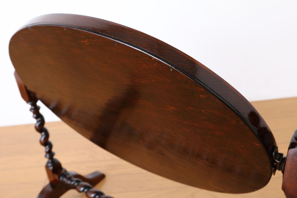 ヴィクトリアンスタイル ツイスト テーブルトップ スタンドミラー