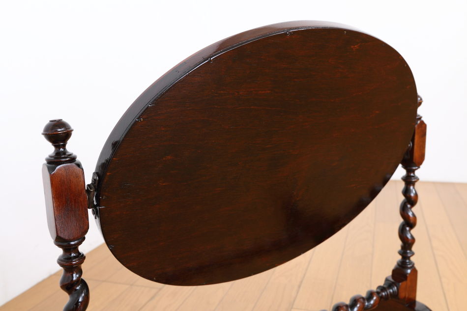 ヴィクトリアンスタイル ツイスト テーブルトップ スタンドミラー