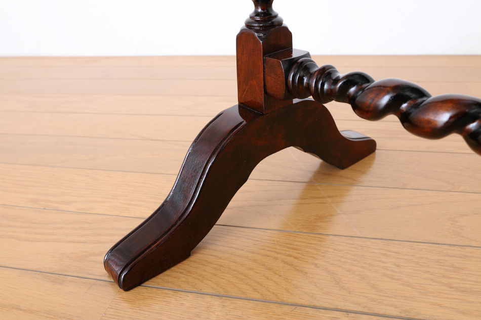 ヴィクトリアンスタイル ツイスト テーブルトップ スタンドミラー