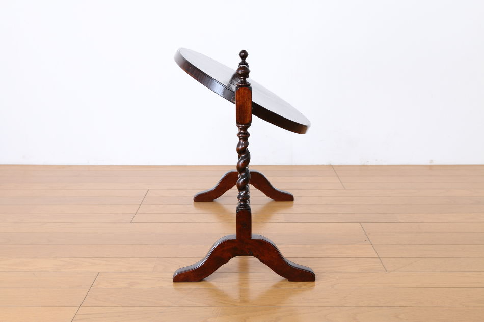 ヴィクトリアンスタイル ツイスト テーブルトップ スタンドミラー