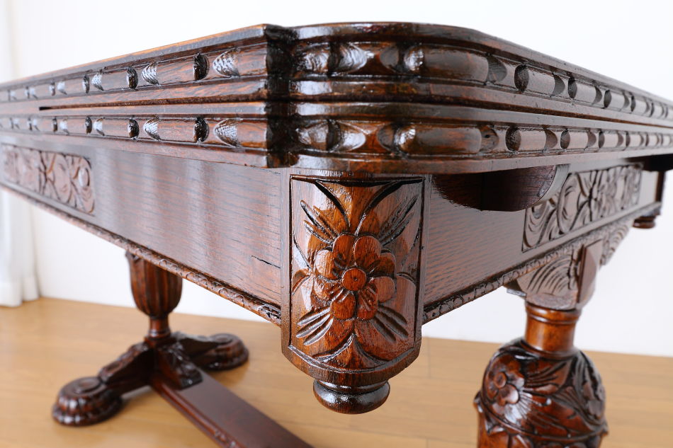 スーパークオリティ フローラル&バルボス チューダーオーク ドローリーフダイニングテーブル