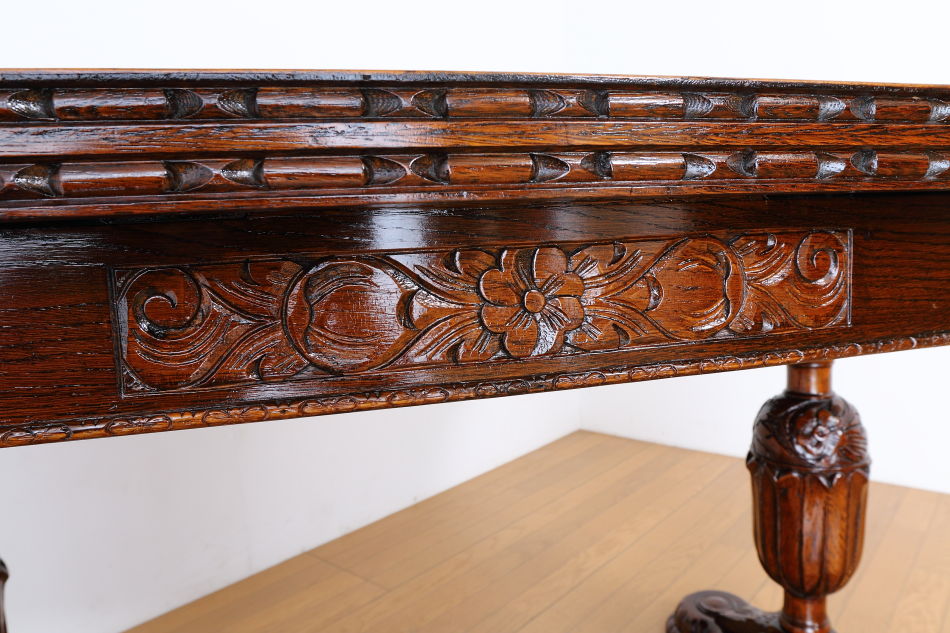 スーパークオリティ フローラル&バルボス チューダーオーク ドローリーフダイニングテーブル