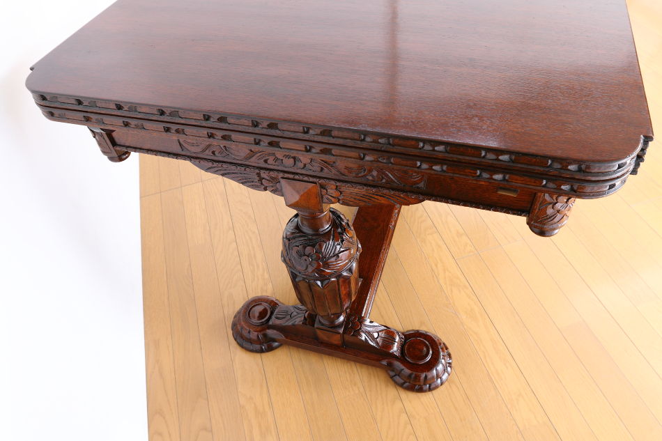 スーパークオリティ フローラル&バルボス チューダーオーク ドローリーフダイニングテーブル