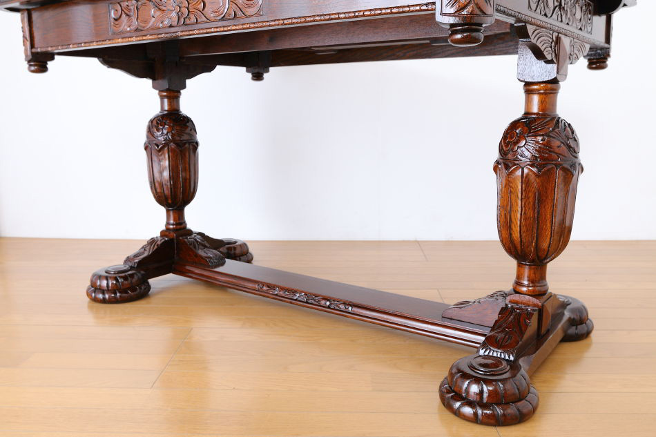 スーパークオリティ フローラル&バルボス チューダーオーク ドローリーフダイニングテーブル