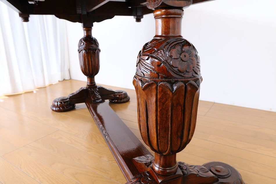 スーパークオリティ フローラル&バルボス チューダーオーク ドローリーフダイニングテーブル