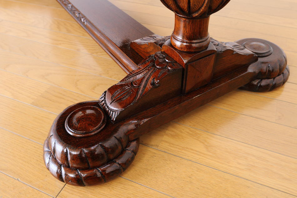 スーパークオリティ フローラル&バルボス チューダーオーク ドローリーフダイニングテーブル