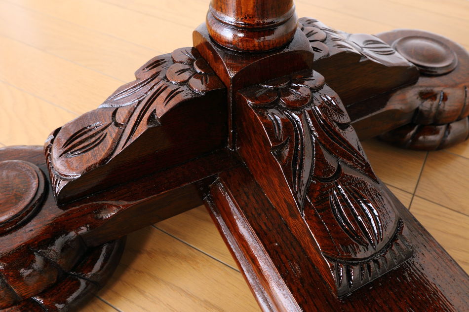 スーパークオリティ フローラル&バルボス チューダーオーク ドローリーフダイニングテーブル