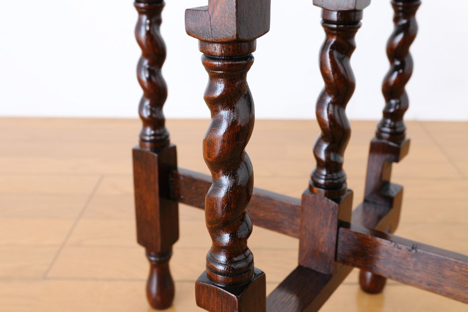 ジャコビアンオーク ツイスト フォールディングテーブル