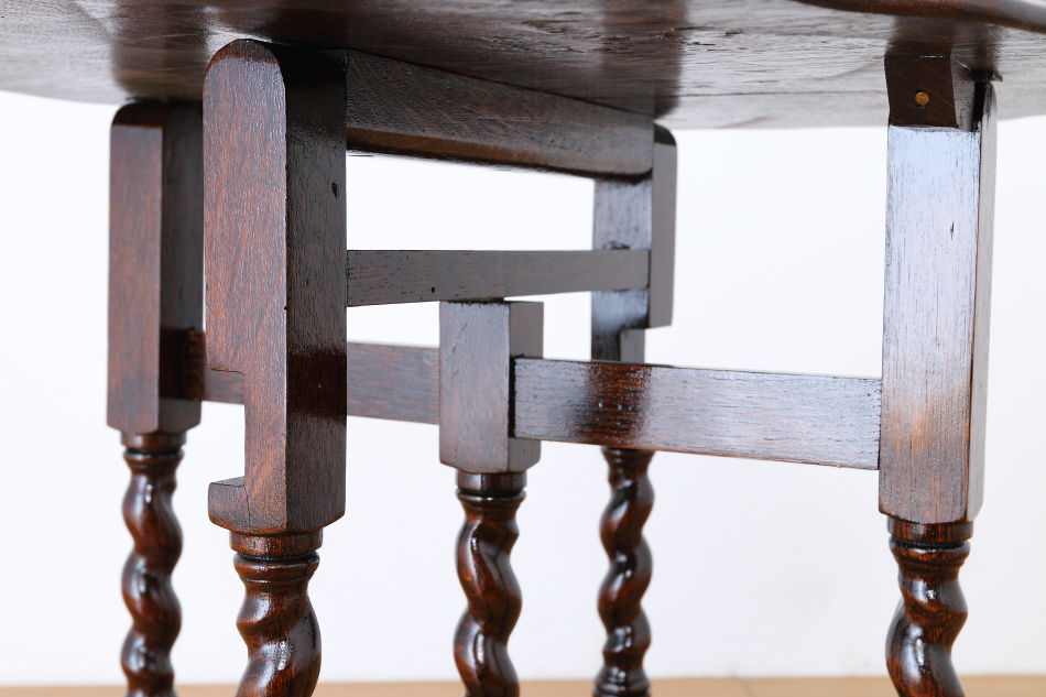 ジャコビアンオーク ツイスト フォールディングテーブル