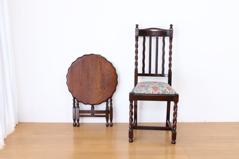 ジャコビアンオーク ツイスト フォールディングテーブル