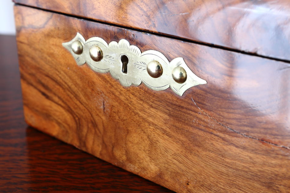 アーリーヴィクトリアン ブラス&バールウォルナット ジュエリーボックス